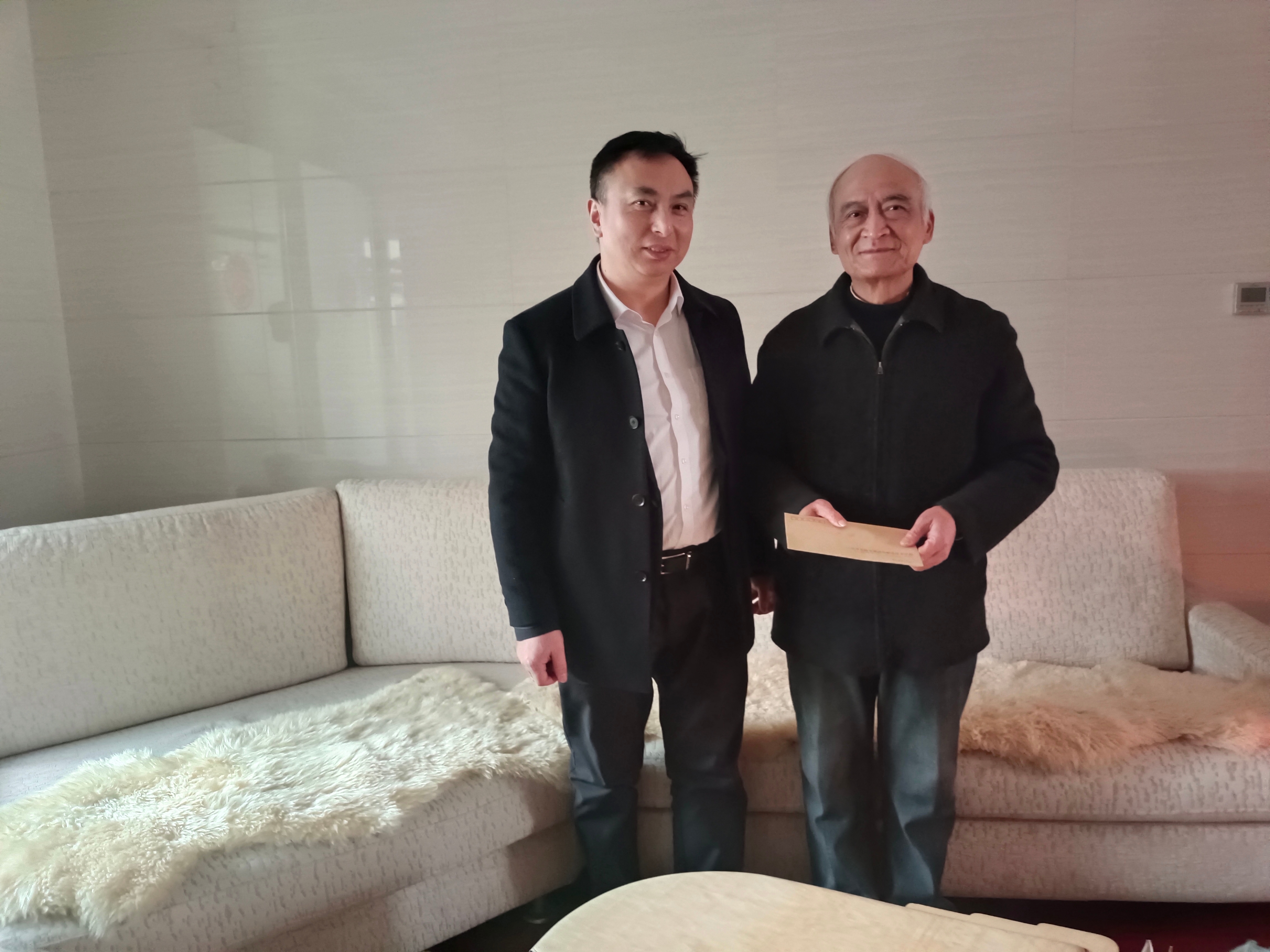 学校组织开展春节走访慰问活动