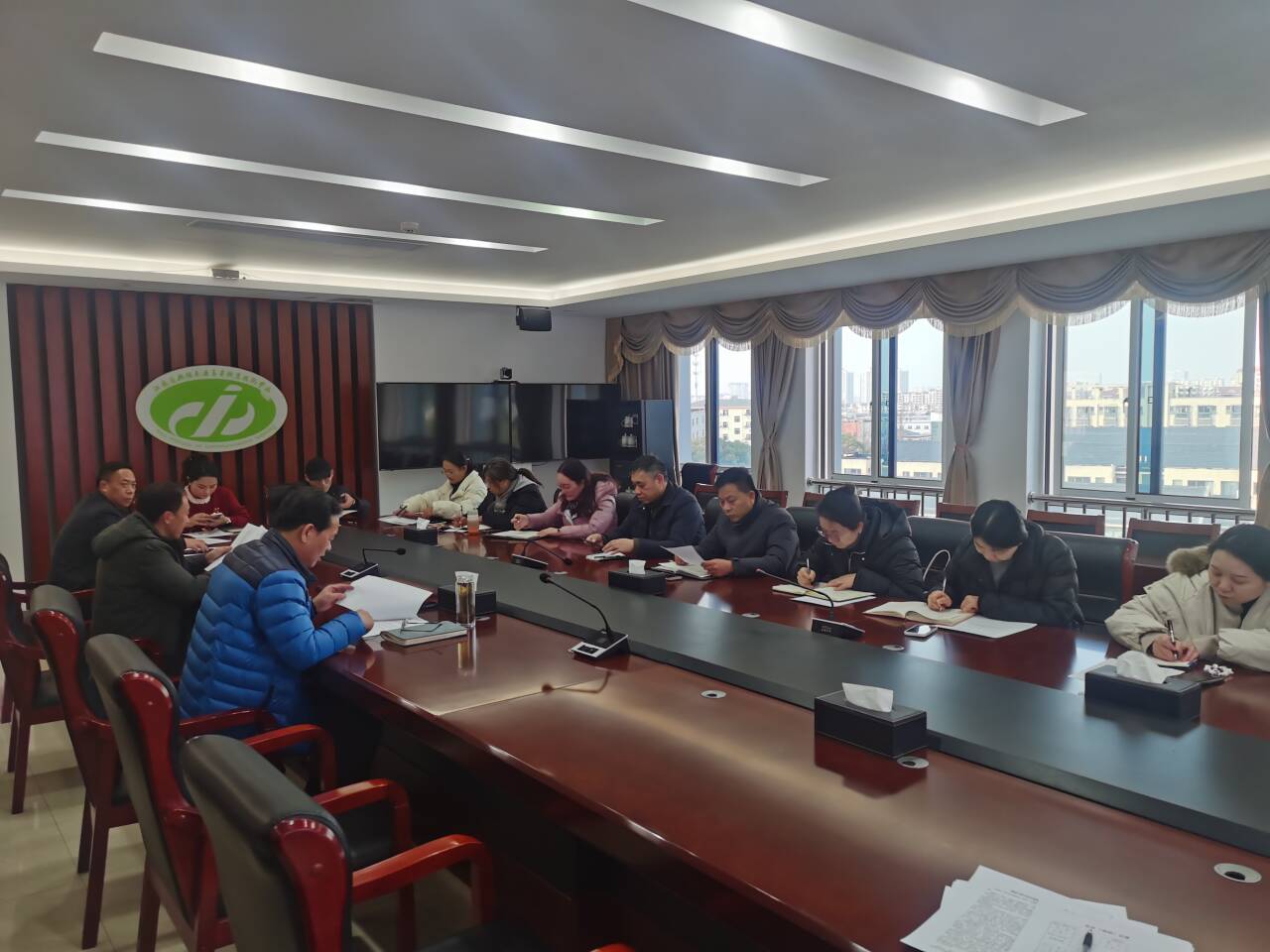 回顾2024、谋划2025年，校工会召开年度工作会议