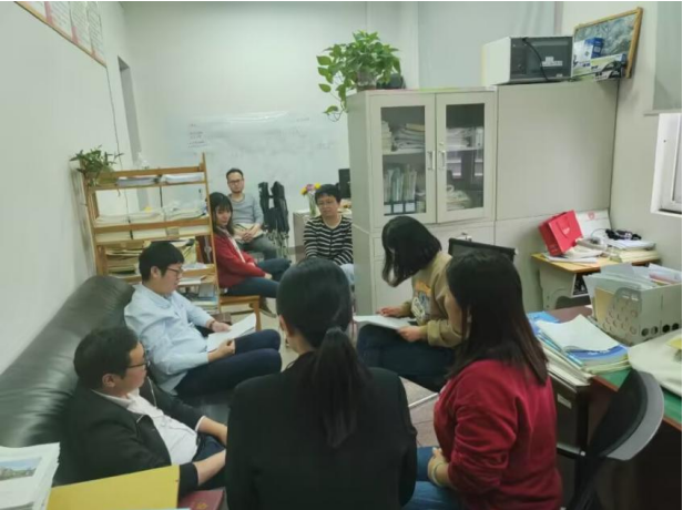 数学教研室全体教师参加政治理论学习