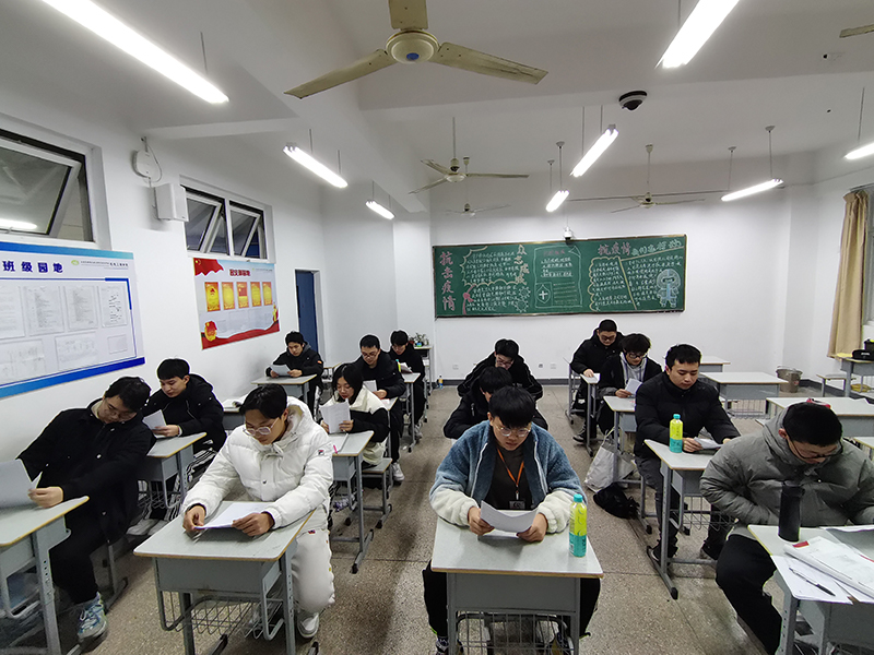 机电工程学院191325班组织开展“诵国学经典 学八礼四仪”主题活动