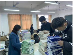 2021年春季学期教材发放工作圆满完成