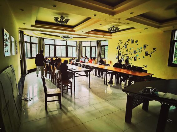 开云·官方端网页版登录入口心理健康协会开展“盲人排队”朋辈团辅活动