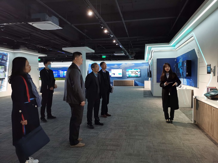 学校纪委书记邢勇一行赴江苏航天大为科技股份有限公司调研